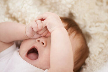 Reconnaître les signes de fatigue de bébé