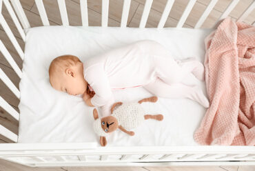 Non, ton bébé ne déteste pas son lit